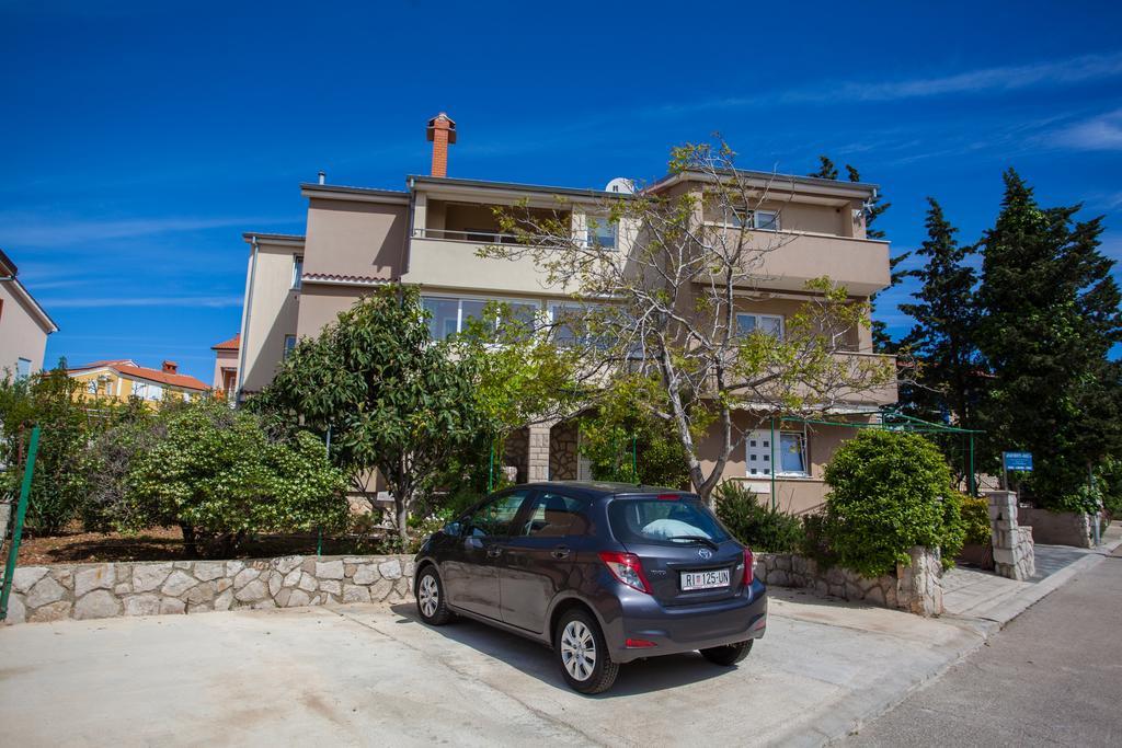 Apartman Petra Cres Extérieur photo